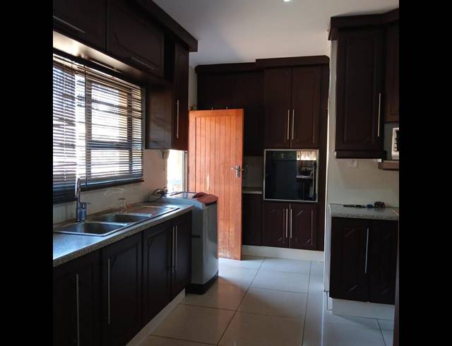 3 BEDROOM HOUSE FOR SALE IN MONTCLAIR